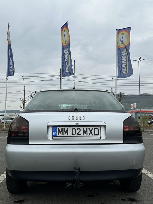 Audi A3 8L in 4 usi.