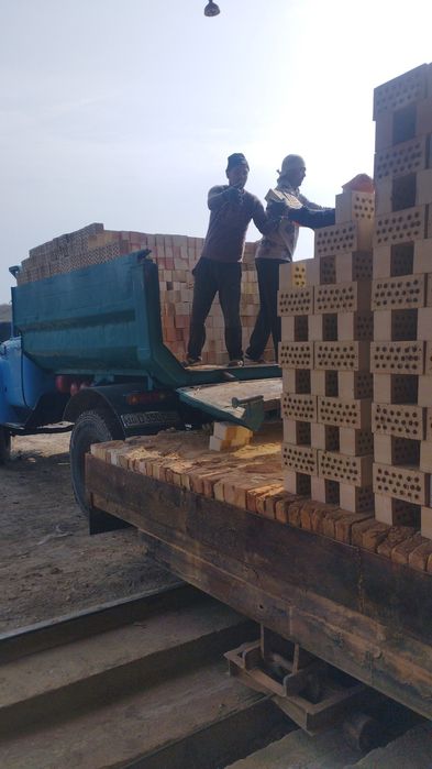 Pishgan gʻisht 1000 sum zavoddan togri yetkazib berish yaxshi sifat .