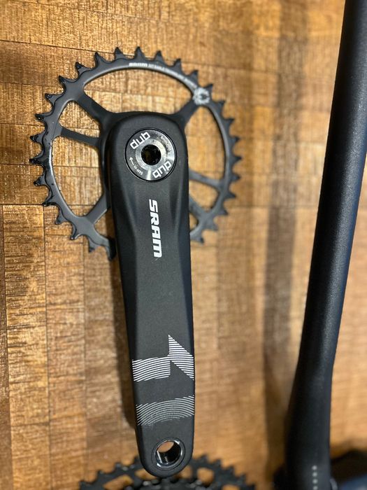 Angrenaj SRAM GX Eagle nou si ghidon Specialized cu pipa