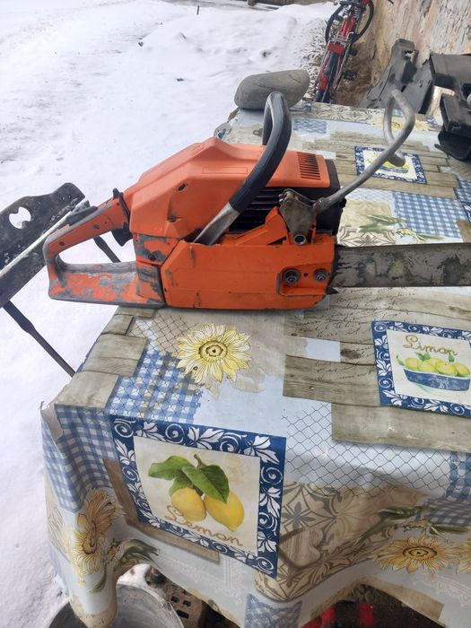 Vând drujba husqvarna 266 XP