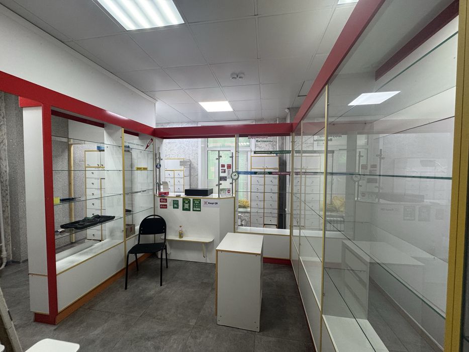 Продам витрины для аптеки