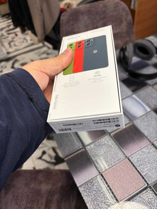 vand telefon moto g06 sigilat,pret fix 350 roni(pe emag pret 450) !!