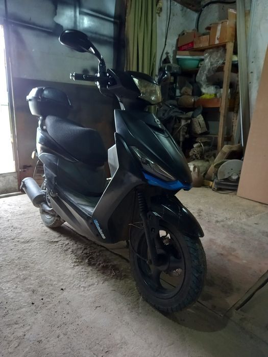 Продам скутер 150 кубов.