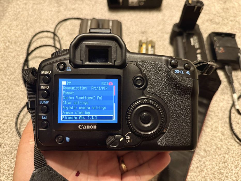 Canon EOS 5D Classic (2 body-uri) + Grip BG-E4 / 2 incarcatoare
