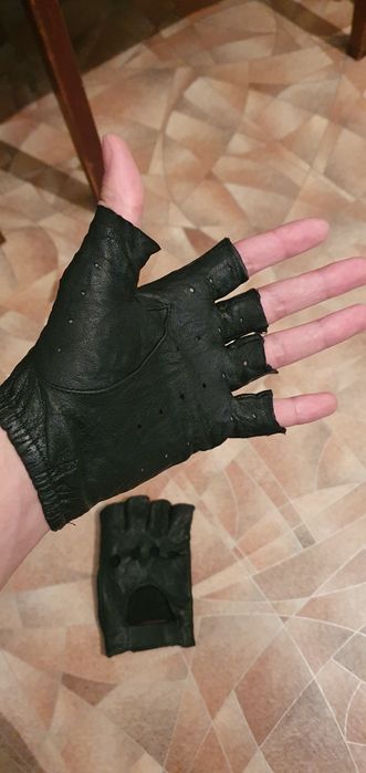 Продам перчатки кожзам