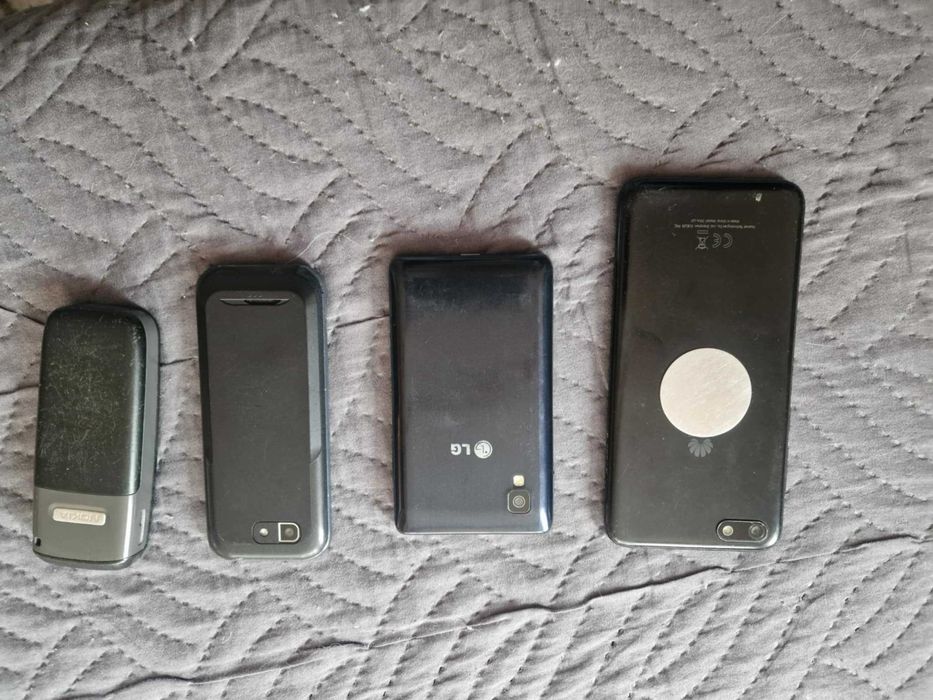 Лот телефони 4 бр.