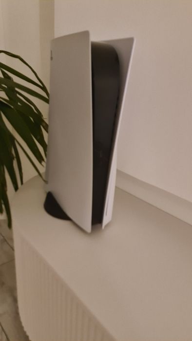 Продаётся PS5 (playstation 5 slim)