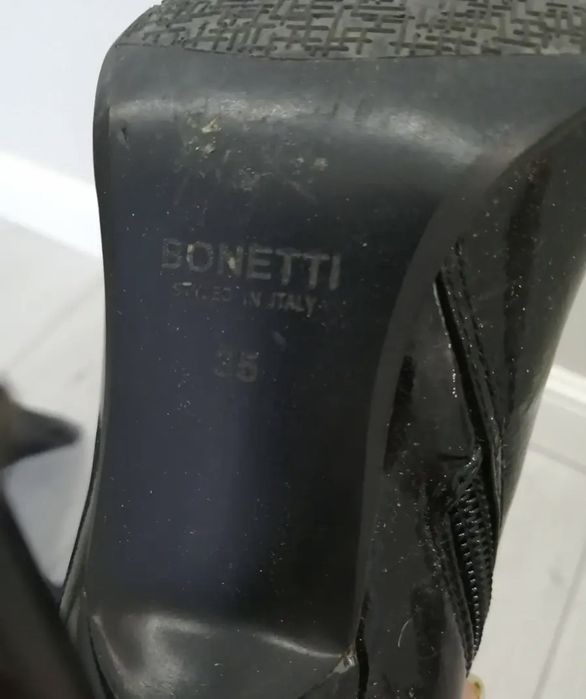 Продам женские сапоги