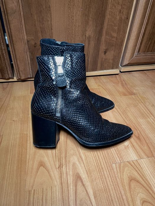 Botine piele naturala cu toc