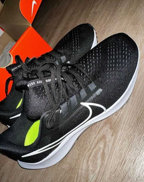 Кроссовки Nike. Отличная цена