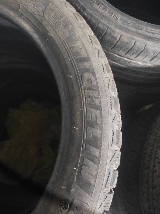 Продам резину 255.45.R20