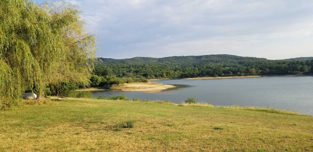 парцел на брега на язовир до Казанлък