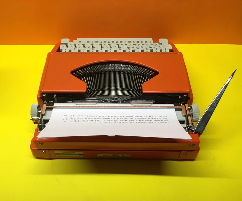 Пишеща Машина Royal  обслужена Латиница Qwertz Made in Japan