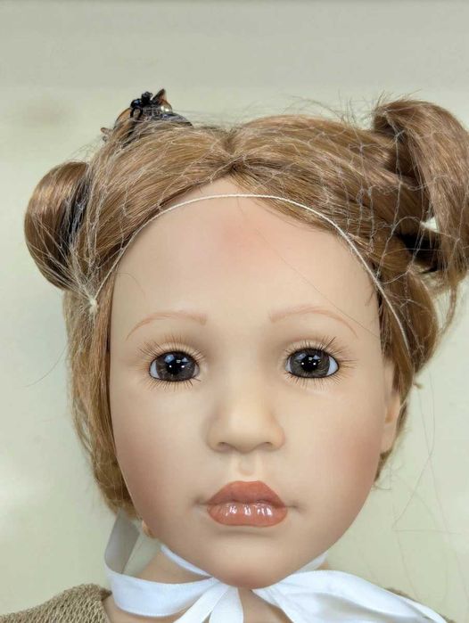 Голяма авторска кукла