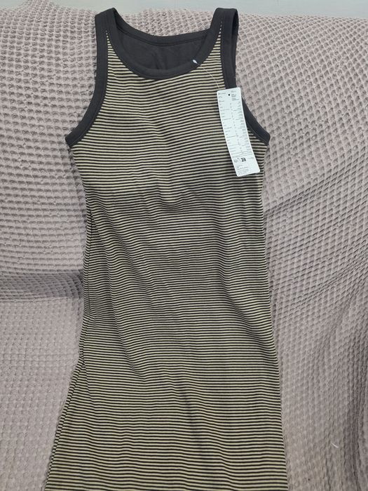 Продам платье uniqlo