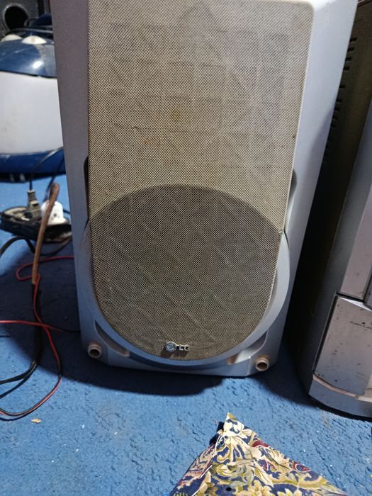 Muzikalniy sentr LG  sotiladi