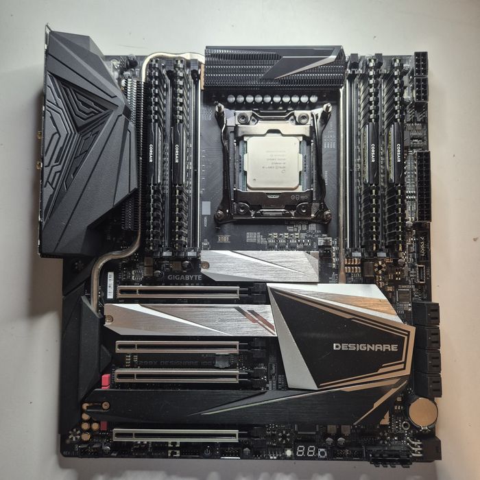 Kit 12-core, i9-7920X cu Gigabyte Designare 10G