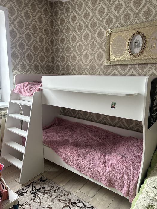 Кровать двухьярусная