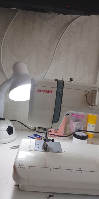 Швейная машинка JANOME