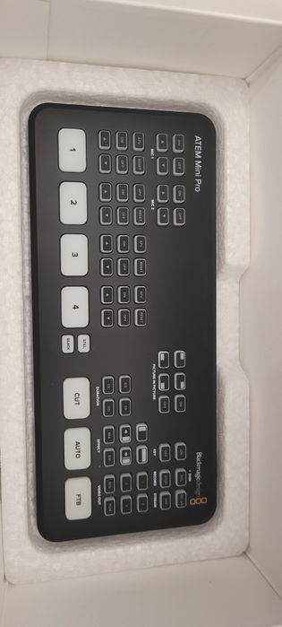 Blackmagic ATEM Mini Pro Switcher Video HDMI - nou, la cutie