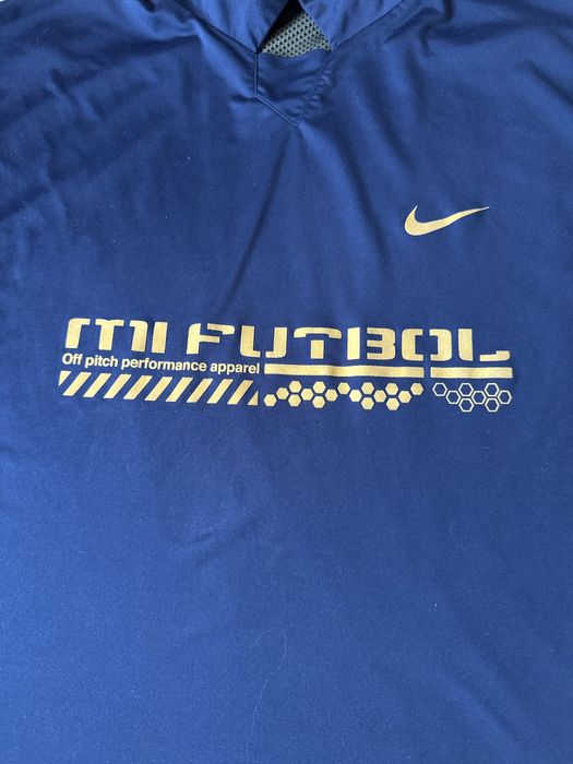 Tricou reversibil Nike “Mi Futbol” – 2 în 1, stil și funcționalitate