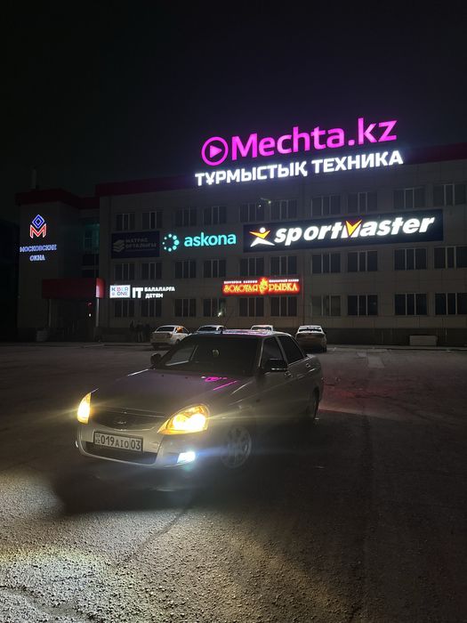 Продам приору 2013 декабарь торг у капота