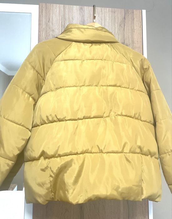 Продам куртку весна