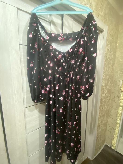 Срочно красивое платье можно на новый год 46-48 !!