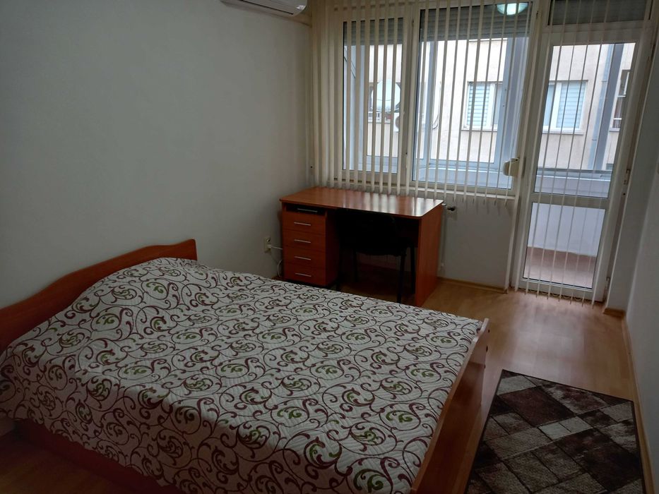 Дава се под наем Тристаен апартамент в Пловдив, Кършияка - 100 кв.м за 448.8 € - Снимка #5