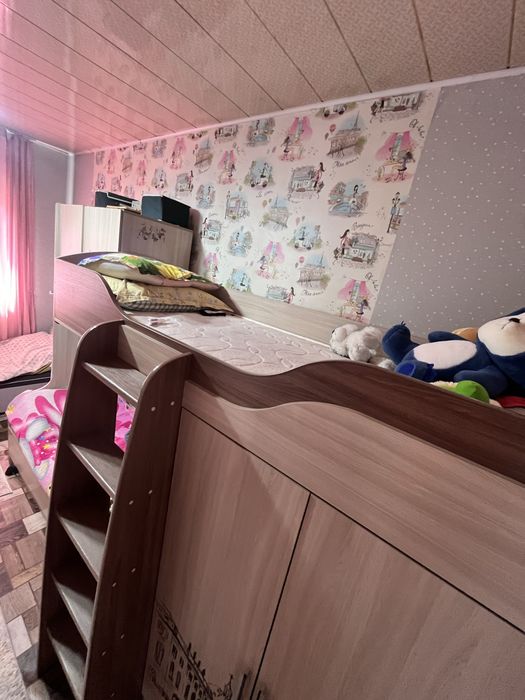 Двухъярусная кровать