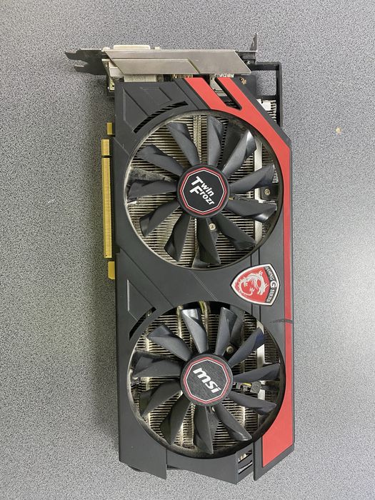 R9 290 видеокарта 4 гб