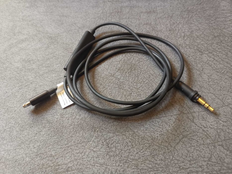 AIAIAI Cablu casti cu microfon ligtning (pentu Apple ) cu jack ca nou