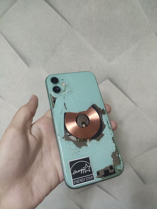 Продам  айфон 11