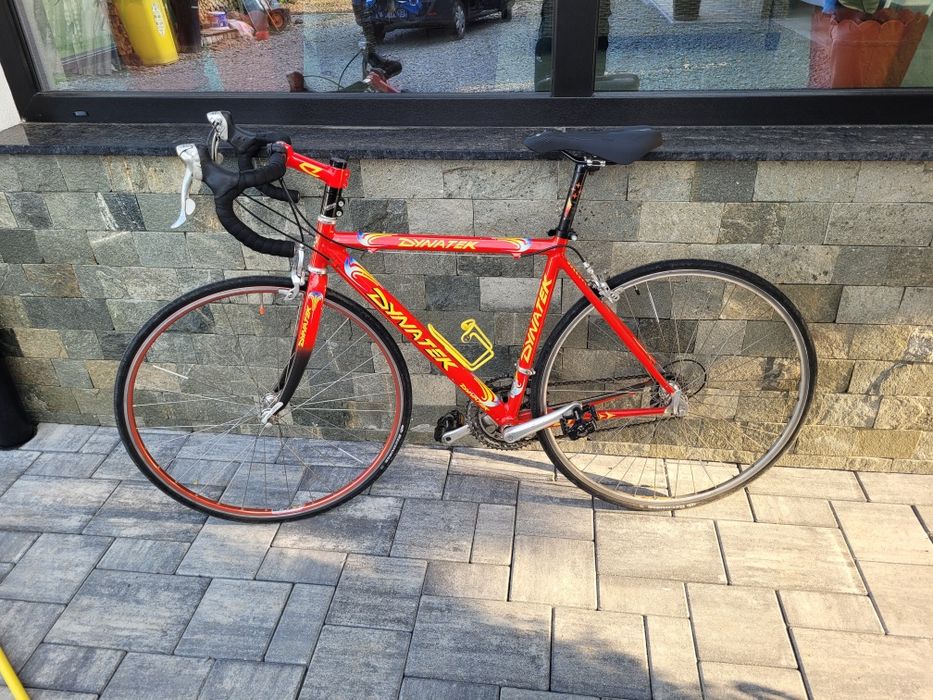 Vand bicicleta de asfalt (cursieră)