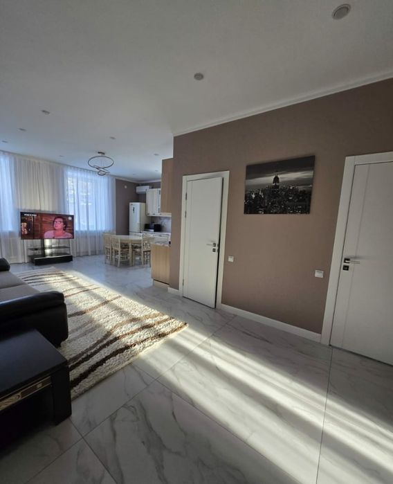 Сдам 4Комн ЛЮКС .кв в рн.Горпарка