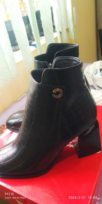 Стильные женская полусапожки