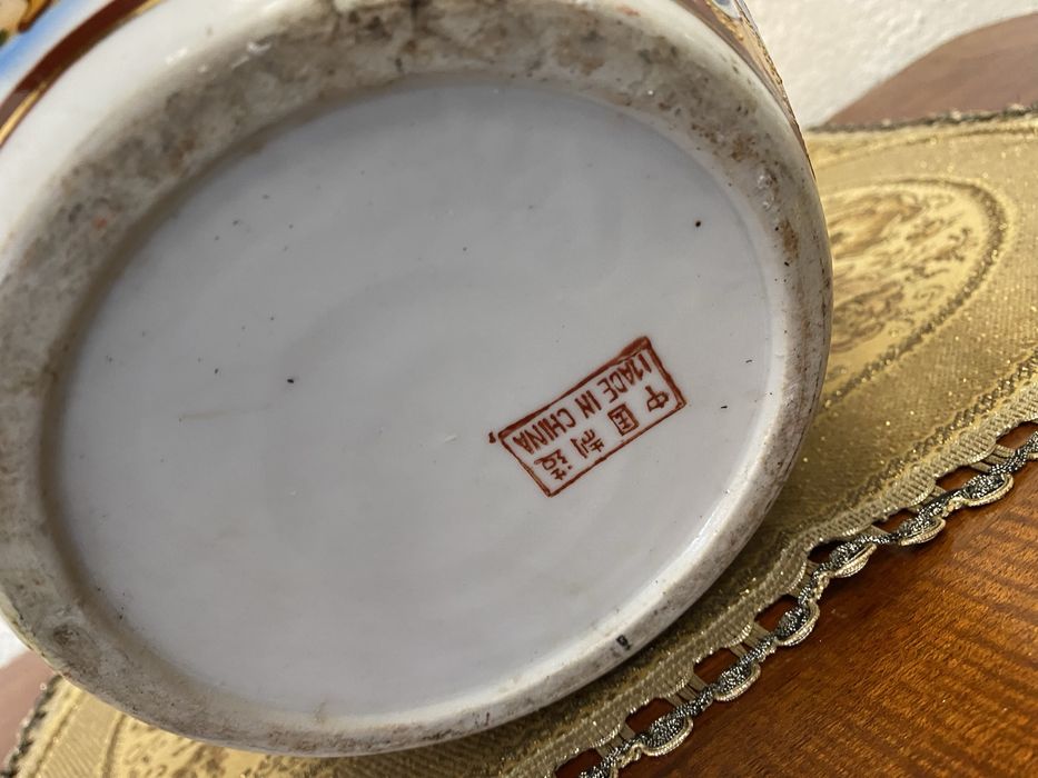 Китайска порцеланова кашпа с маркировка
