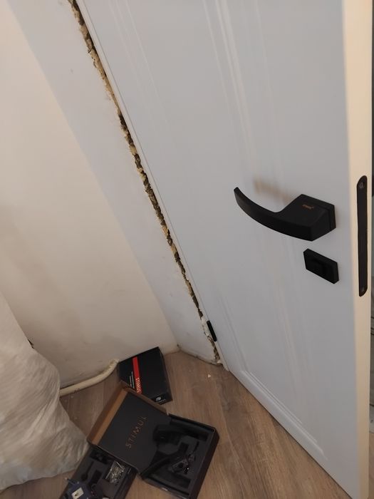 Установка Дверей