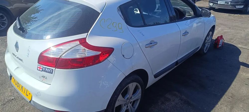 Dezmembrari / Dezmembrez Renault Megane 3 1.9 F9Q cutie viteze ND4(001) cod culoare OV369 - ICE WHITE BC