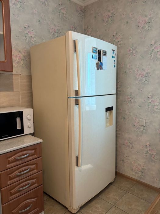 холодильник Самсунг  в рабочем состояний