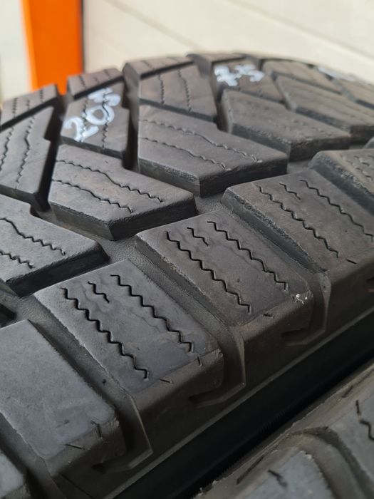 Всесезонни гуми за БУС 2броя BRIDGESTONE Duravis 205 75 R16C дот 3623