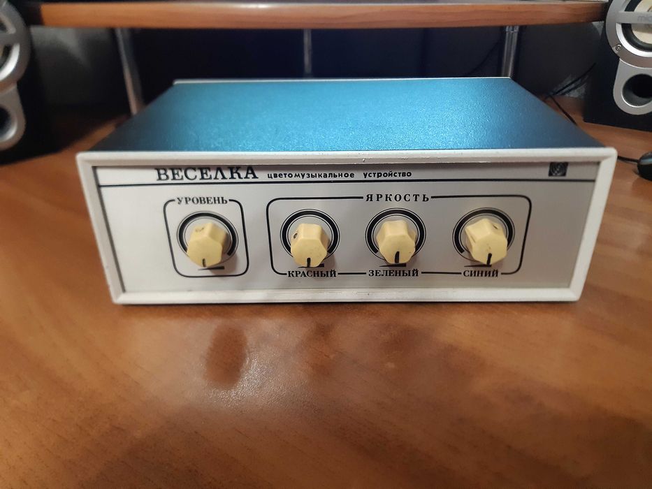 Цветомузыкальное устройство"веселка"