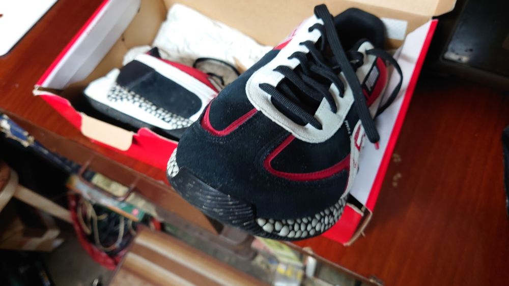 Маратонки Puma Ferrari.