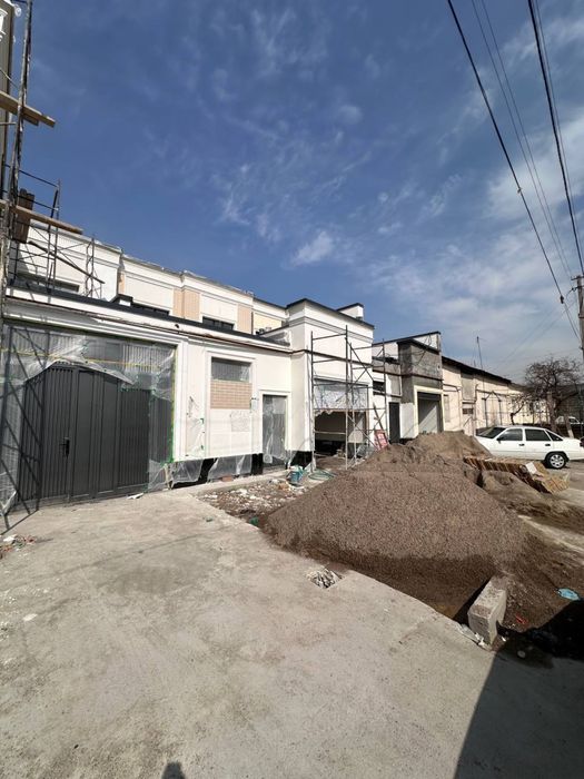 Evro uchaska 1.5 Sotix 6 xona Sergeli xonabod kotta 50 metr