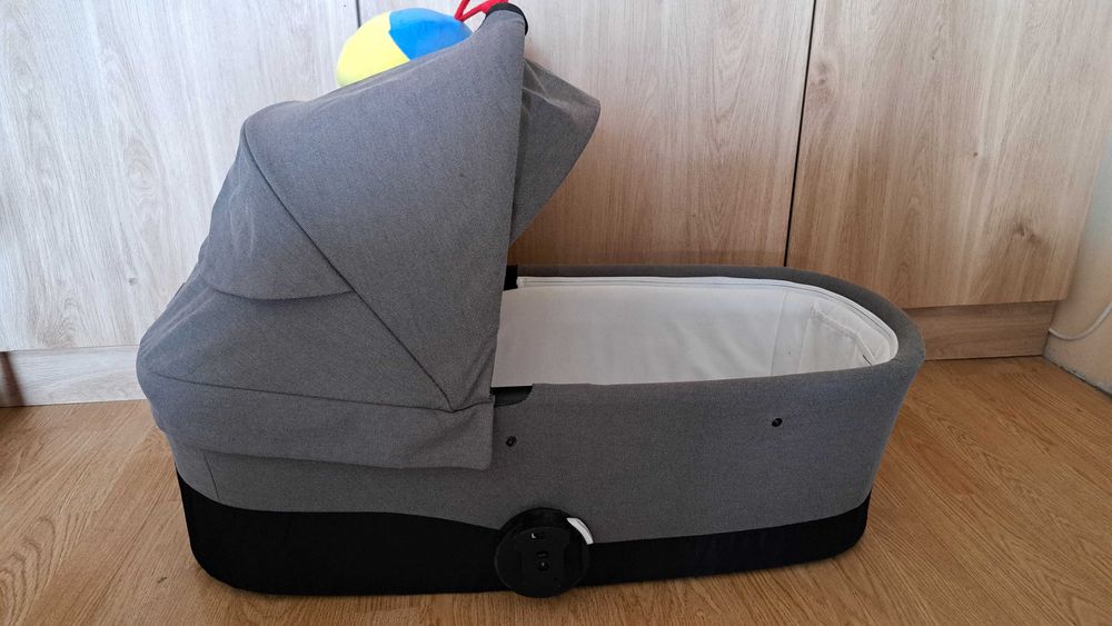 Cybex Balios S Lux Кош за новородено