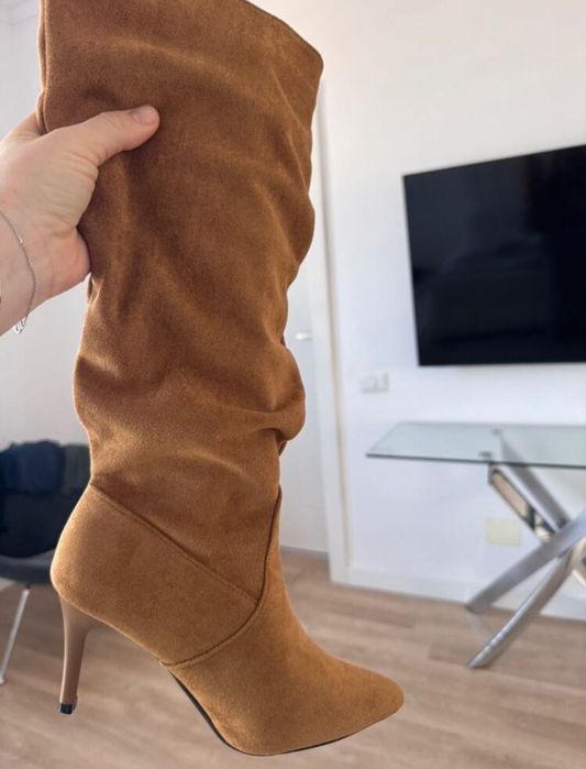 Елегантни ботуши с ток