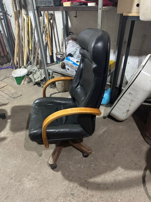 Продам офисные стулья