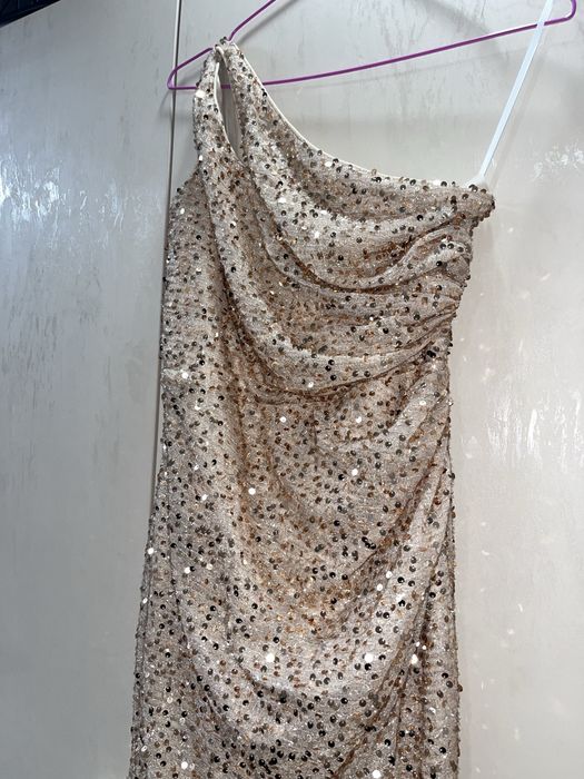 Златиста официална рокля