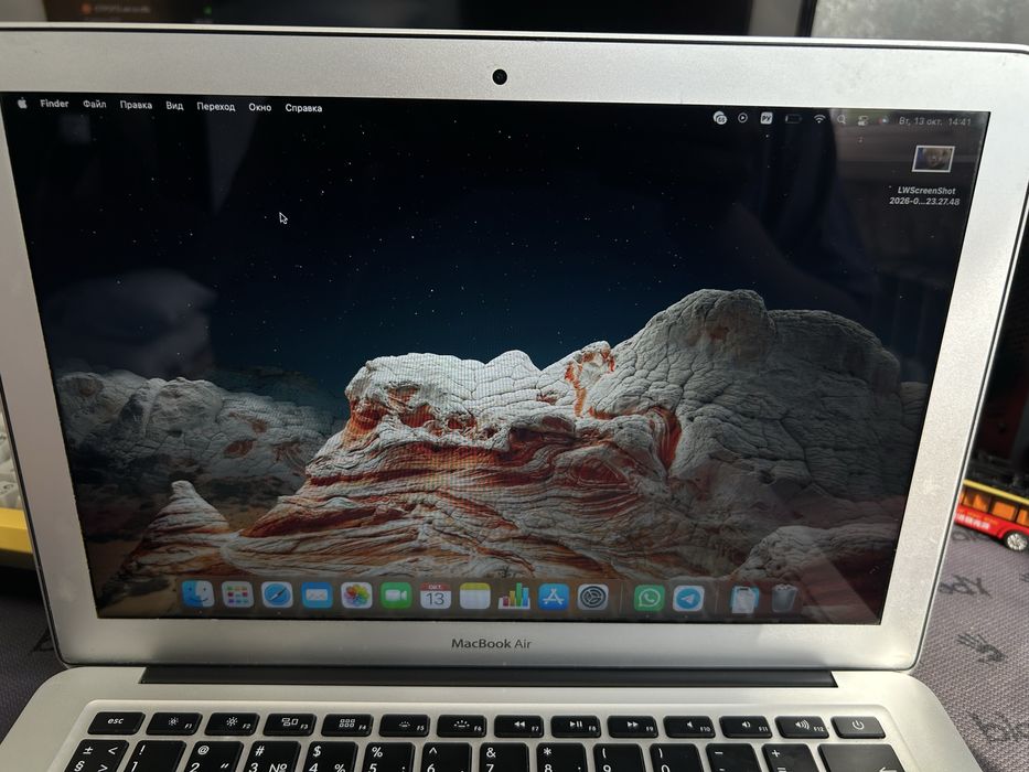 Продам MacBook Air 13”
