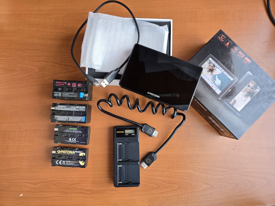 Monitor Patona + cablu Atomos + incarcator + 4 acumulatori